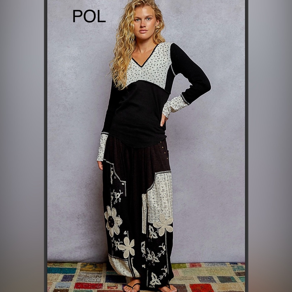 BP219-1🤍🖤NEW! POL pretty black top w/cream sleeve detail+cream back accent! - Picture 6 of 7